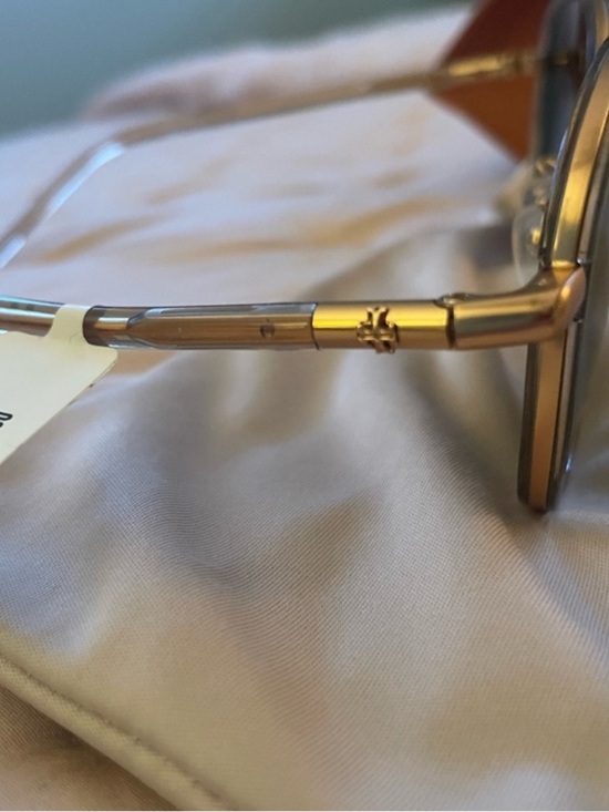 NWT Authentic Tory Burch Eleanor Pilot Sunglasses Transparent Camel 57mm (Gold) main image 4